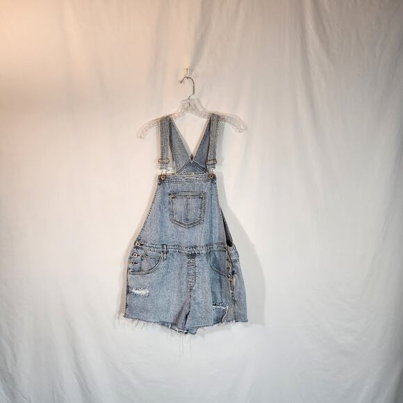AMERICAN RAG CIE Lt Wash Distressed Denim Shortall Rose Gold Hardware Juniors 17 - Picture 1 of 12